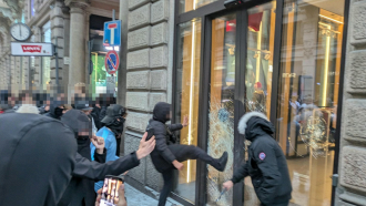 giovani-protesta-milano