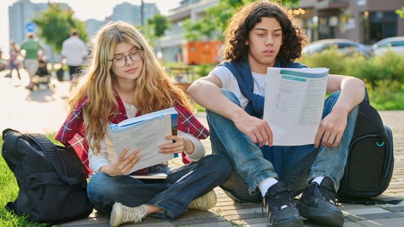 Perché le ragazze vanno meglio a scuola rispetto ai ragazzi