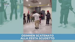 Osimhen scatenato alla festa scudetto