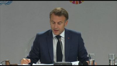 Macron: Abissi (oceani) non in vendita, come non lo è la Groenlandia