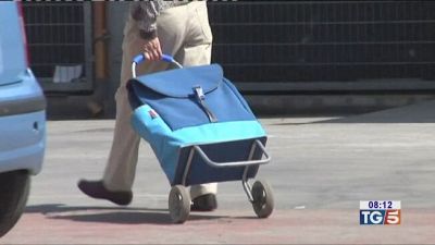 Una famiglia su quattro a rischio povertà