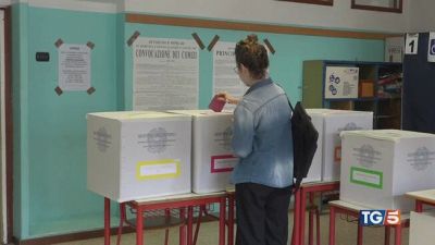 Flop referendum opposizioni divise