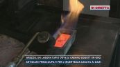 Arezzo, un laboratorio dove si creano oggetti in oro
