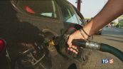 Carburati alle stelle Benzina sopra i 2 euro