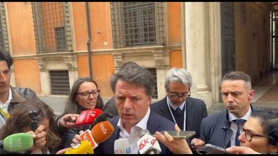 Renzi: industria in crisi, ma Meloni preferisce chiacchierare