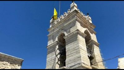 La bandiera vaticana ammainata nella Città Vecchia di Gerusalemme