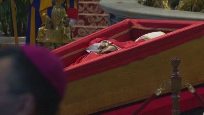 Il mondo abbraccia il Papa degli ultimi