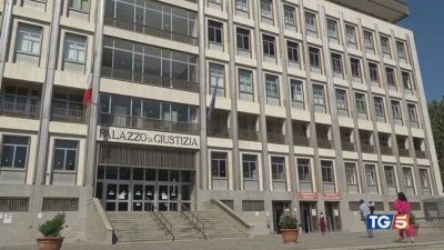 Dossier abusivi su politici e non solo