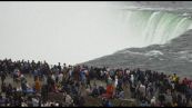 Il cielo si oscura per l'eclissi, spettacolo alle Niagara Falls