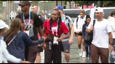 Parigi 2024, le delegazioni riempiono il Villaggio Olimpico