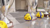La premier Meloni gioca con le pallavoliste a Palazzo Chigi