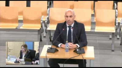 Rubiales in Aula: "Il bacio con Hermoso fu consensuale"