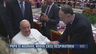 Breaking News delle 21.30 | Papa si aggrava, nuova crisi respiratoria