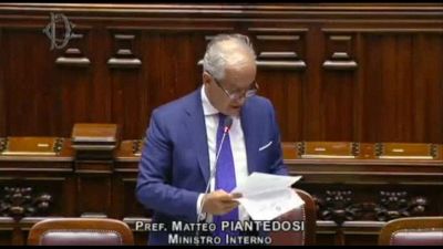 Migranti, Piantedosi: sbarchi diminuti del 63% rispetto al 2023