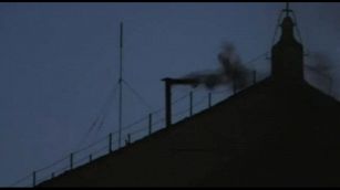 Conclave, la prima fumata è nera: non c'è ancora un nuovo Papa