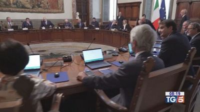 Sì al Milleproroghe Manovra sotto esame