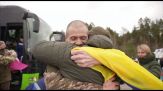 Ucraina, scambio di prigionieri. In 400 tornano a casa