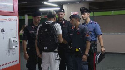 Droga e coltelli, così si muovono i maranza nella "Milano by night"