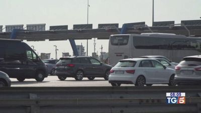 Traffico, code e caldo richiami alla prudenza