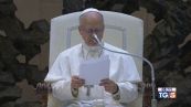 Il Papa ai giornalisti "Disarmiamo le parole"