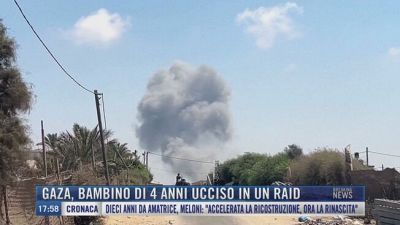 Breaking News delle 18.00 | Gaza, bambino di 4 anni ucciso in un raid