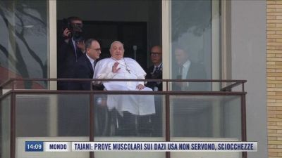 Breaking News delle 14.00 | Il ritorno di Papa Francesco in Vaticano
