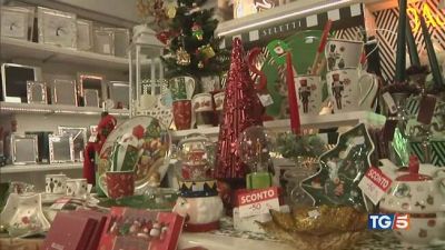 Shopping di Natale negozi alla riscossa