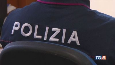 Agenti in manette per rapina e droga