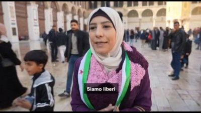 Venerdì di preghiera, a Damasco l'ottimismo della folla festante