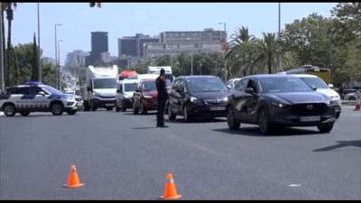 Barcellona paralizzata dai posti di blocco per cercare Puigdemont