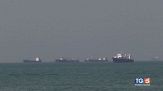 Caos stretto Hormuz: chiusura, navi e spari