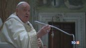Papa battezza 16 bimbi nella Cappella Sistina