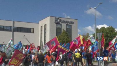 Un decreto per ex Ilva, sciopero all'Electrolux