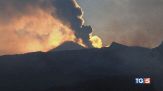 Caos voli a Catania l'Etna blocca tutto