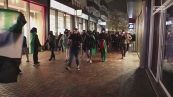 Tifosi israeliani aggrediti in piazza ad Amsterdam: la carica della Polizia