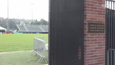 Check dello staff dell'Inter sul campo di Los Angeles