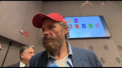 Jovanotti: di fronte alla guerra rimango avvilito e impotente