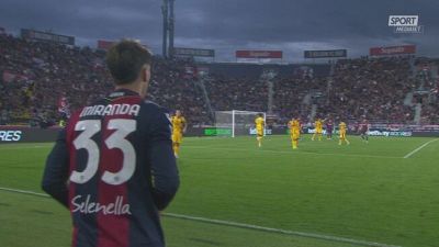 Napoli a due facce: Conte ombroso, ma De Laurentiis… balla