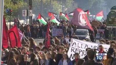 Violenze nei cortei, è scontro politico