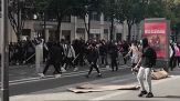 Scontri, fiamme e vandalismi, la rivolta degli studenti non si ferm