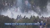Breaking News delle 21.30 | Francia, rivolta studenti: scontri e arresti