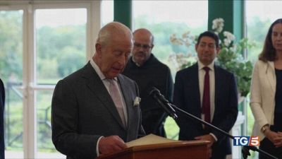 Re Carlo: "IA resti al servizio dell'uomo"