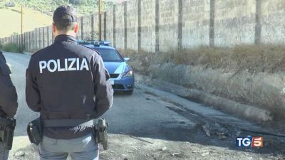 Femminicidio, "Mi ha chiuso dentro l'auto tra le fiamme"