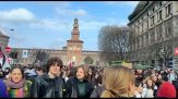 8 marzo, a Milano studenti in piazza per i diritti delle donne