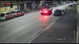 Rapinano un commerciante, un arresto in flagranza: il video