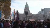 Argentina, migliaia di persone in piazza contro le misure di austerità
