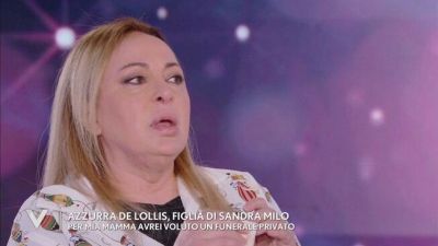 Azzurra De Lollis: "Avrei voluto un funerale privato per mia mamma"