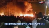 Breaking News delle 21.30 | Iran, continuano le proteste antigovernative