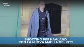 Haaland con la nuova maglia nera del City: fa già paura agli avversari