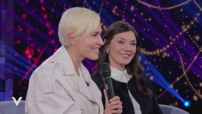 Serena Brancale e gli auguri ad Alessandra Amoroso